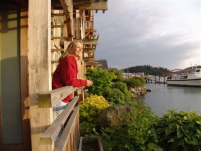 La Conner Channel Lodge - Enjoy The View From Your Private Guest Room Balcony!