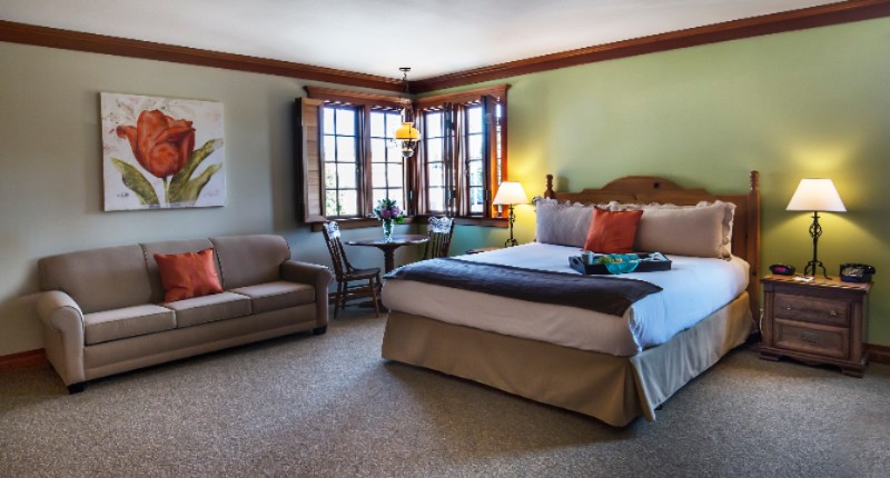 La Conner Country Inn - Library / Lobby (breakfast Served Here Each Morning)