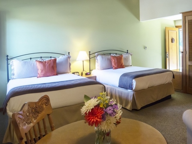 La Conner Country Inn - Birds Nest (now Available In Board Room Style Only)