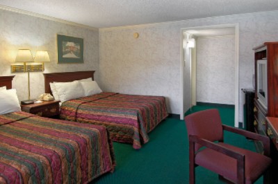Days Inn Colonial Downtown - Clean Comfortable Rooms