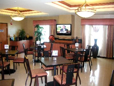 Holiday Inn Express & Suites - Breakfast Room
