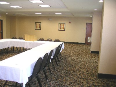 Holiday Inn Express & Suites - Meeting Room