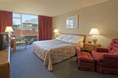 Days Inn Six Flags / Ballpark / Cowboys Stadium - Typical King Room