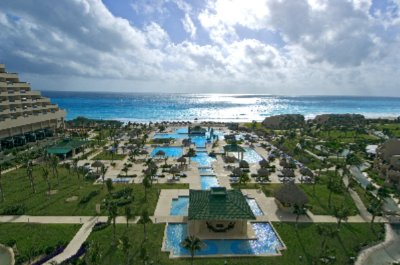 Our Seven Spectacular Cascading Pools And Two Heated Whirlpools Are Surrounded By Lush Gardens And Meandering Rivers.