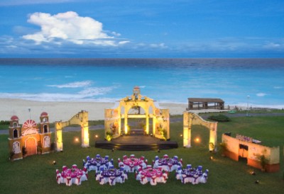 La Hacienda - Themed Event A Half Paved And Half Grassy Landscaped Beachfront Garden Great For Enjoying Cocktails Or Dinners Seaside.