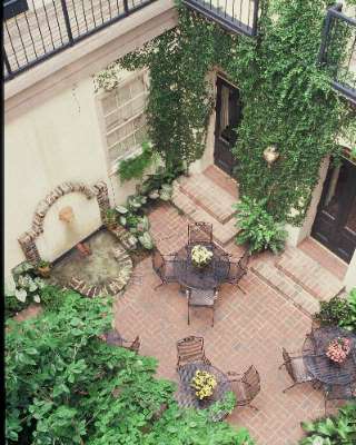 Kings Courtyard Inn - 