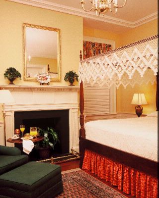 Kings Courtyard Inn - 