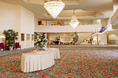 Town & Country Resort & Convention Center - 