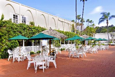 Town & Country Resort & Convention Center - 