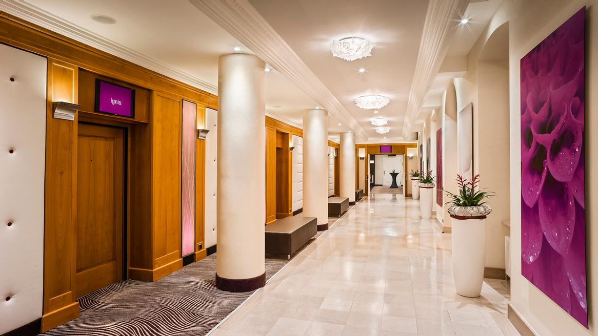 Club Room