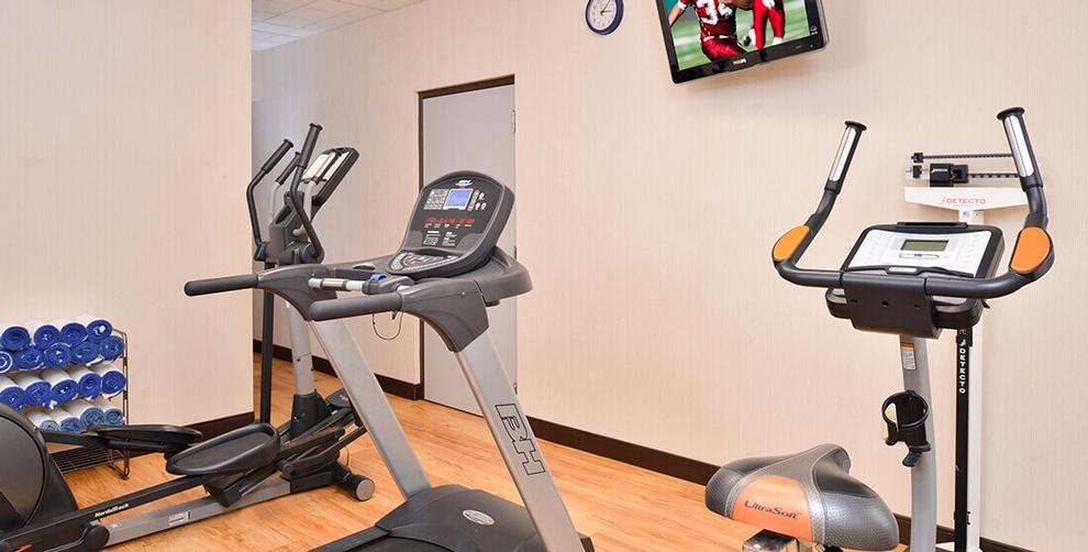 Holiday Inn Express - 