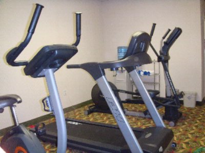 Holiday Inn Express - 