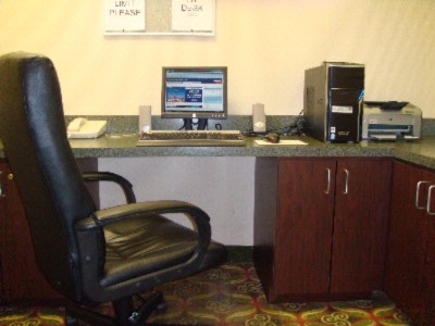 Holiday Inn Express - 