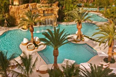 Fairmont Turnberry Isle Resort & Club - New Laguna Pool