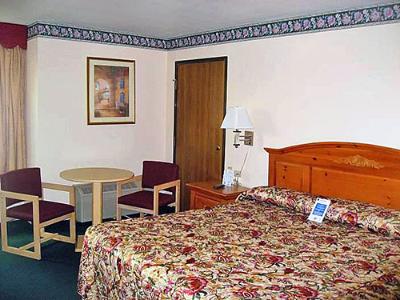 Motel 6 Medical Center South - King Room