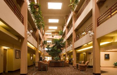 Hampton Inn Denver Southwest - Atrium Lobby