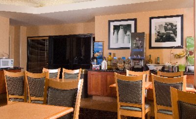 Hampton Inn Denver Southwest - Breakfast Area