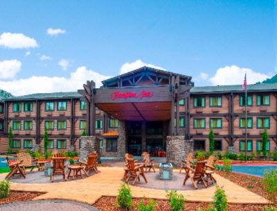 The Point Inn & Suites Winter View
