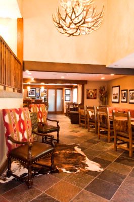 The Point Inn & Suites - The Point Inn & Suites Breakfast Area