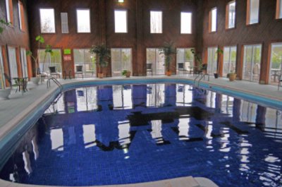 Boxcar Willie Inn - Too Cool Pool
