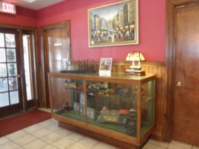 Boxcar Willie Inn - Crackling Fire In Lobby Hearth