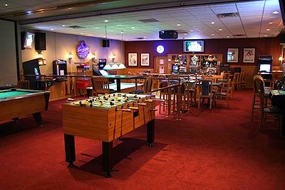 Howard Johnson Inn & Conference Center - Charlie's Sports Lounge