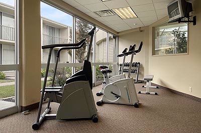Howard Johnson Inn & Conference Center - Fitness Room