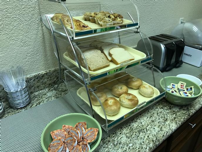 Comfort Suites - 