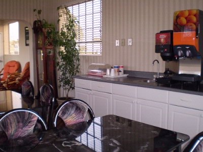 Americas Best Value Inn & Suites Lax - 
