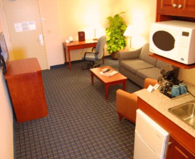 Holiday Inn Express & Suites - 