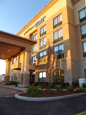 Holiday Inn Express & Suites - Brand New Hotel
