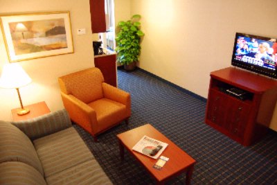 Holiday Inn Express & Suites - Extra Large Shotgun Suites