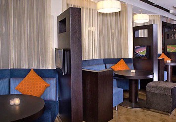 Courtyard by Marriott Kendall Town - 