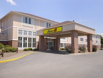 Menomonie Super 8 Motel - 