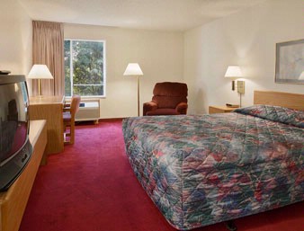 Menomonie Super 8 Motel - 