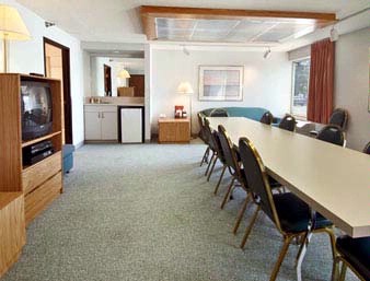 Menomonie Super 8 Motel - 