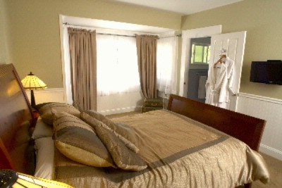 The Craftsman Inn - Quen Beds Spa Robes Flat Screen Tv/dvd In All Rooms
