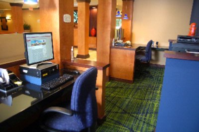 Fairfield Inn & Suites by Marriott - Business Center