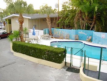 Tarponn Inn - Outdoor Pool