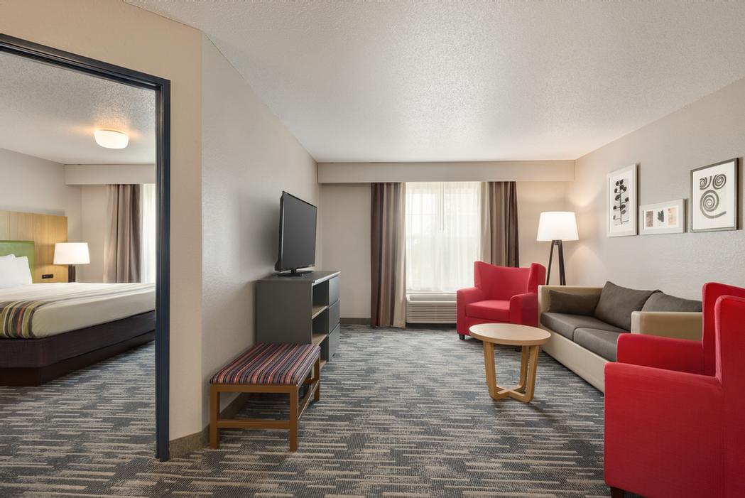 Country Inn & Suites - Country Inn Exterrior