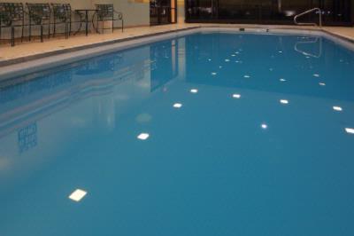 Crowne Plaza - Pool Area