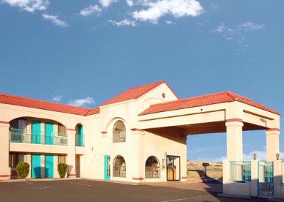 Econo Lodge - 