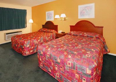 Econo Lodge - 