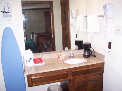 Howard Johnson Inn - 