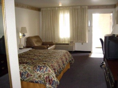 Sandman Inn - King Bed