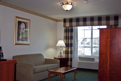 Holiday Inn Express & Suites - Holiday Inn Express Suite Living Room