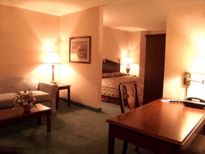 Mr. Sandman Inn & Suites - King Suite