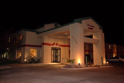 Mr. Sandman Inn & Suites - Sandman At Night