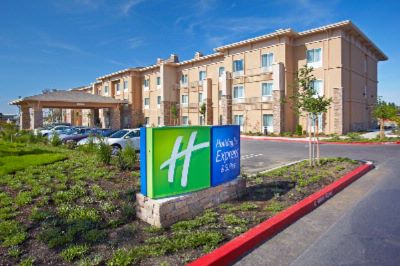Holiday Inn Express - 