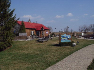 Bird in Hand Family Inn - Mini Golf On Site